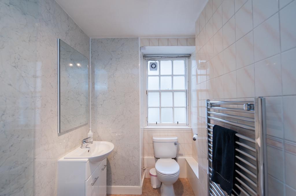Writers View, Royal Mile Apartment 에든버러 객실 사진